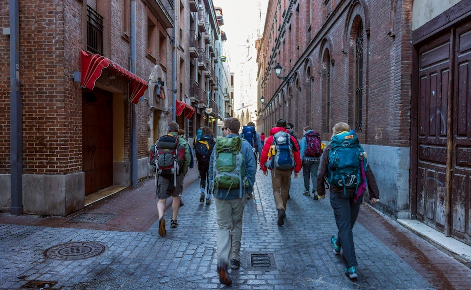 Photo of class setting out from León 