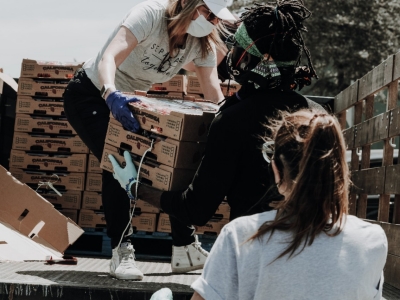volunteering-foodbank_by-joel-muniz-2