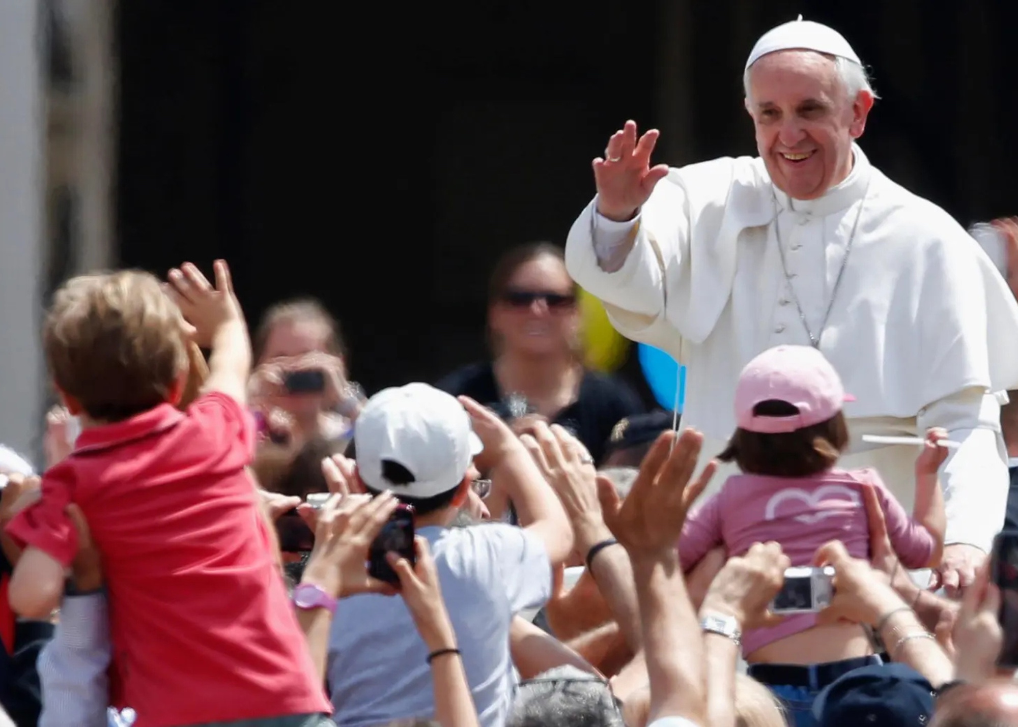 Pope Francis Guiding Light Page Banner  - Pope Francis waving at children 2013 C21 article