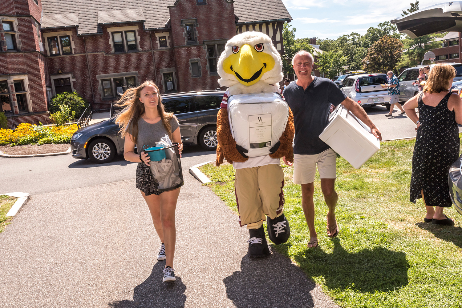 students moving in