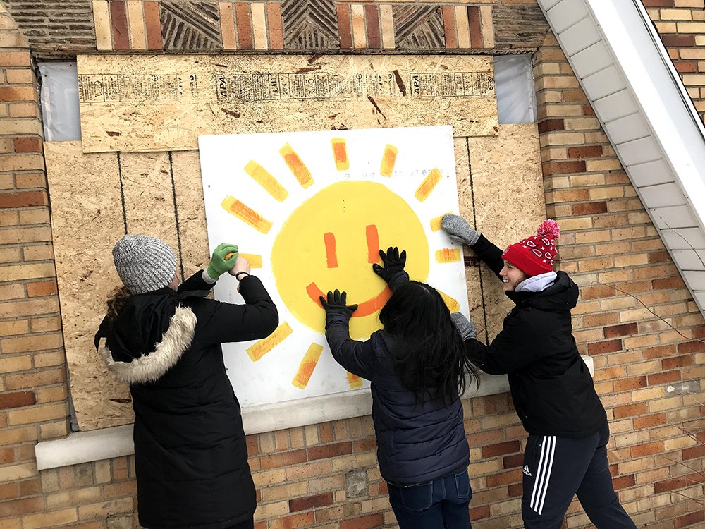 Students working on an Appa service project.