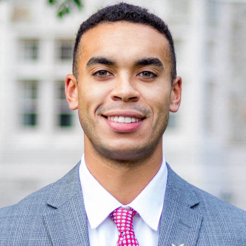 Headshot of Elliott Bennett '21.