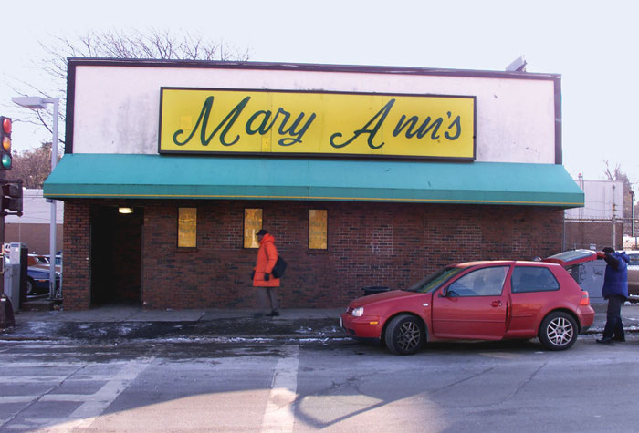 Photograph of the facade on a winter day 