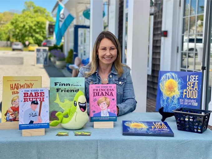 Jenna Grodzicki teaching in front of a classroom