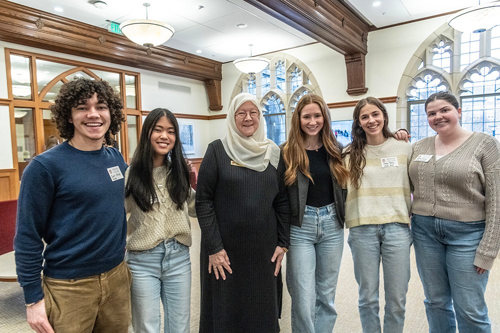 Linda Reams with a group of students